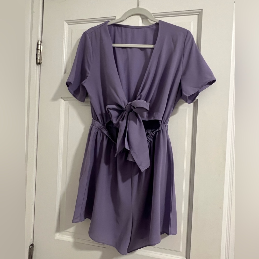 V Neck Self Tie Front Short Romper Playsuit - Picture 6 of 7